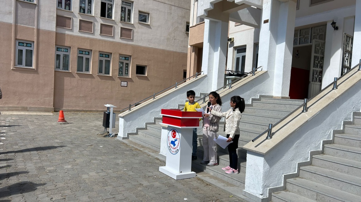 15 TEMMUZ DEMOGRASİ VEB MİLLİ BİRLİK GÜNÜ KUTLAMASI OKULUMUZDA YAPILDI.